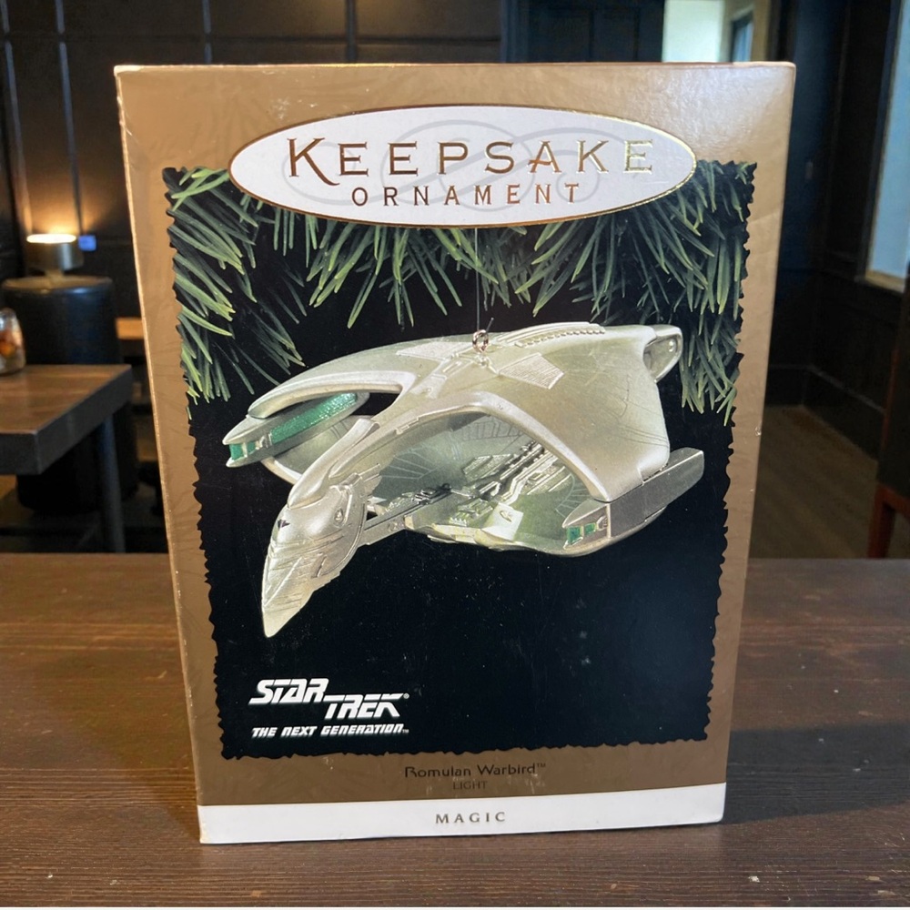 Hallmark Star Trek TNG Romulan Warbird Magic Light‎ Ornament